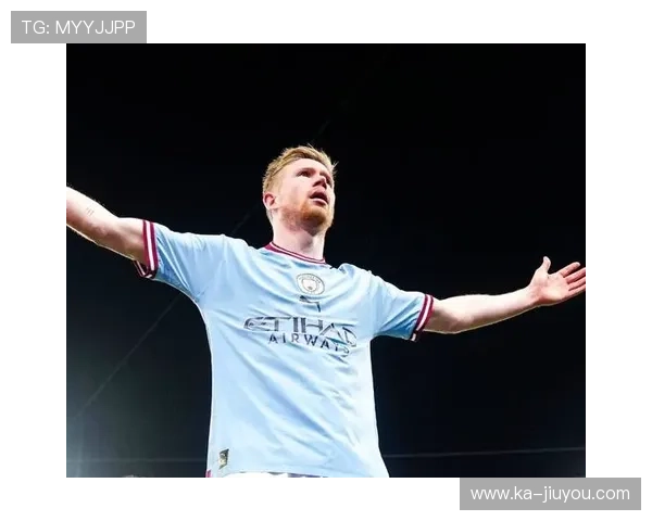 德布劳内轻巧外脚背分球如画，曼城前场组织更加高级